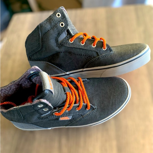 Boys Vans HighTops Size 4 NWOT - Picture 5 of 6